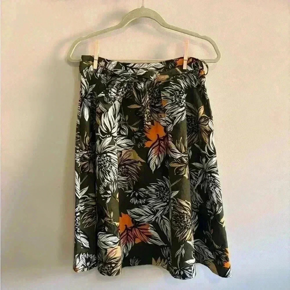 PIT Amsterdam Dark Green Floral Midi Skirt - Picture 1 of 6